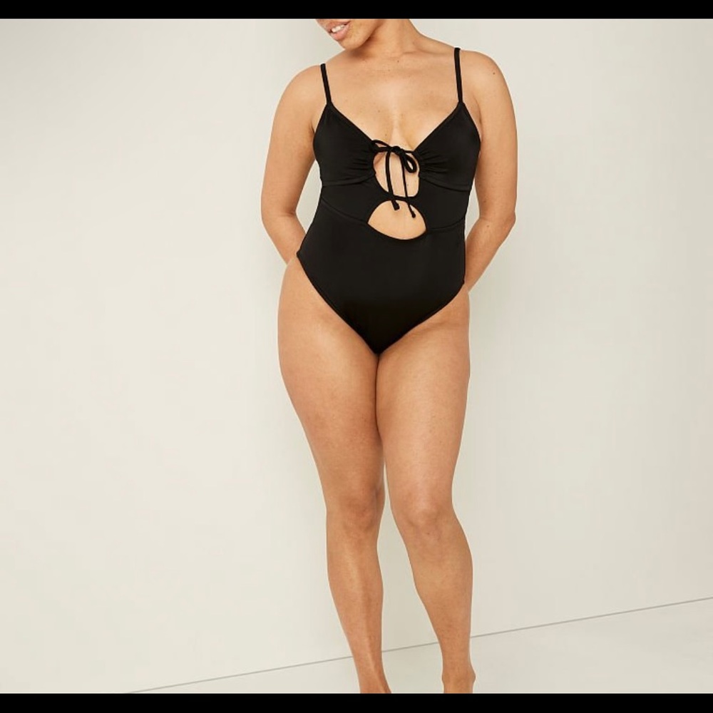NWT PINK VICTORIA’S SECRET TRIANGLE CUTOUT ONE-PIECE SWIMSUIT
